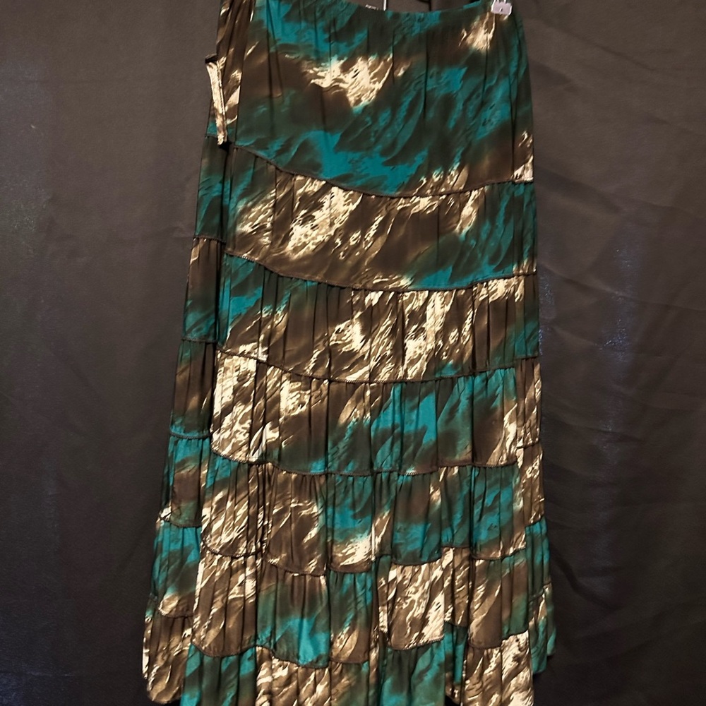Elegant Green and Gold Women's Skirt